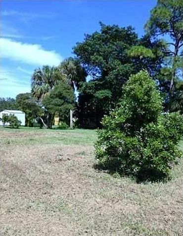 2nd image of 5673 SE Mercedes Ave
