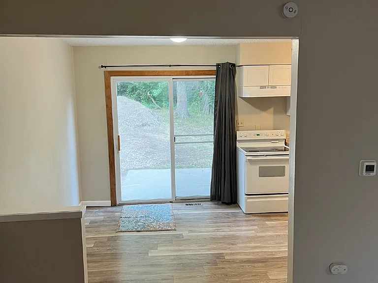 35 E Pleasant View Dr — Photo 10