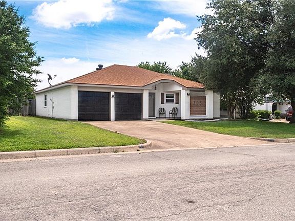 2nd image of 205 Suttonwood Dr