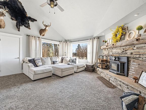 3rd image of 1615 Ulao PARKWAY S S