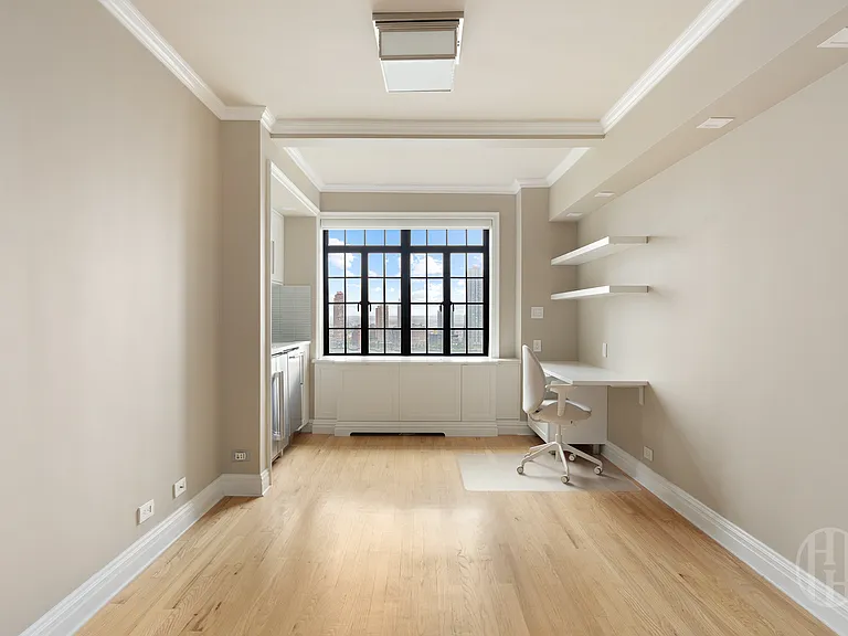 5 Tudor City Pl #1834 — Photo 2