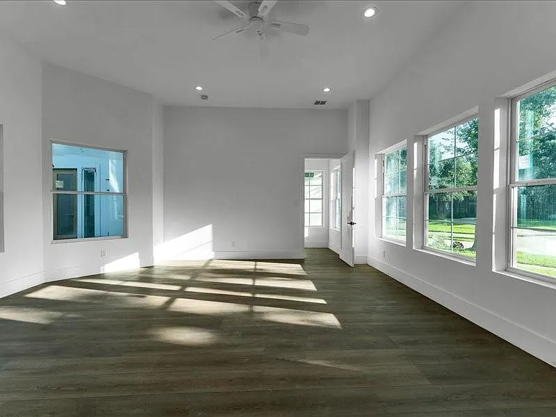 5 bed, 5.5 bath, 4616 sqft, $6,850 — Photo 4