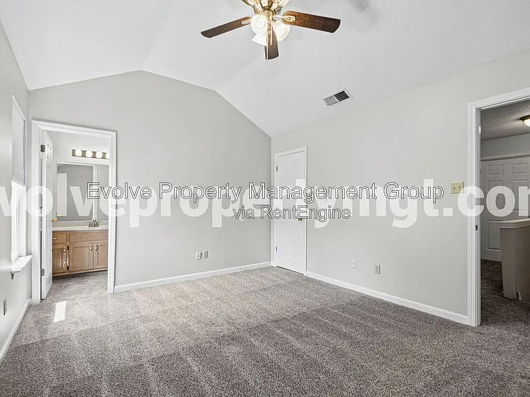 8363 Creek Front Dr — Photo 13