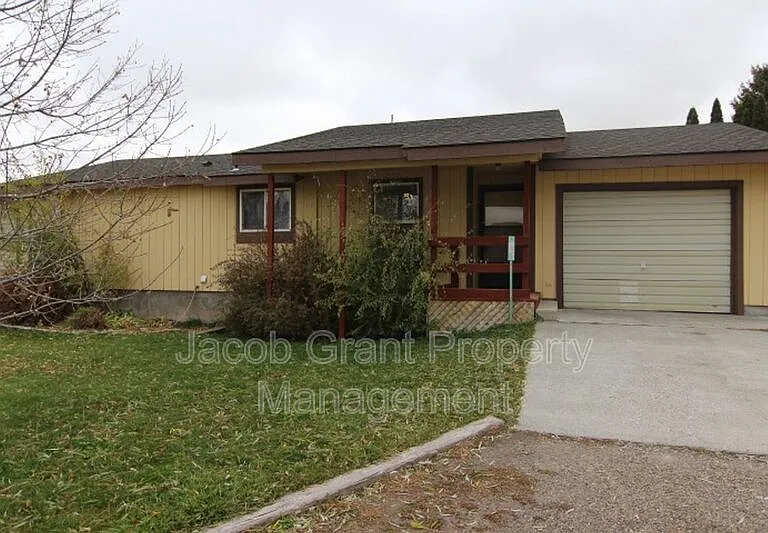 5023 E Walker Ave #A — Photo 1