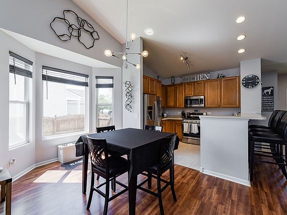 3rd image of 5100 Montauk Dr