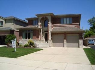 6239 Hawthorne St, Rosemont, IL 60018