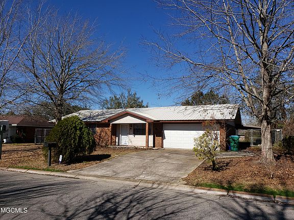 2nd image of 75 Fleetwood Dr