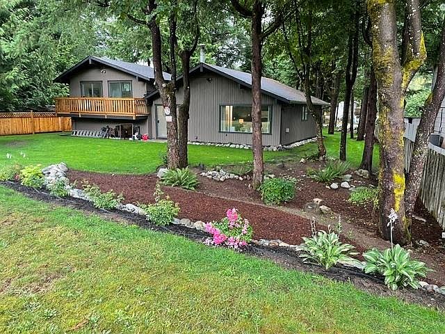 1st image of 30 Robertson Cres