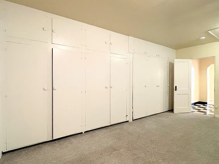 Kurdy Apartments — Photo 21