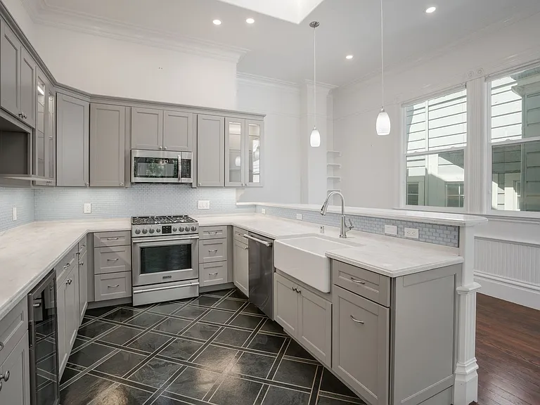 2852 Pine St #2854 — Photo 14