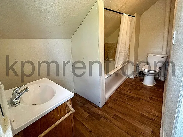 302 19th St NE — Photo 12