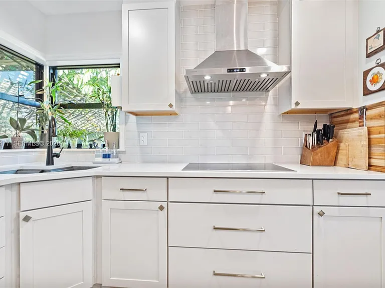 550 Westward Dr — Photo 14