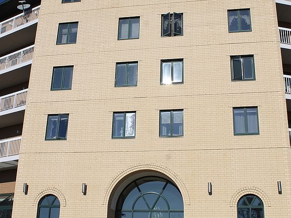 2nd image of 1500 S Ardmore Ave APT 600