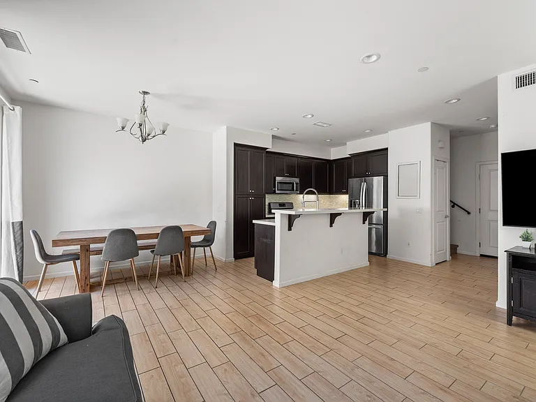 7611 N Honor Way — Photo 3