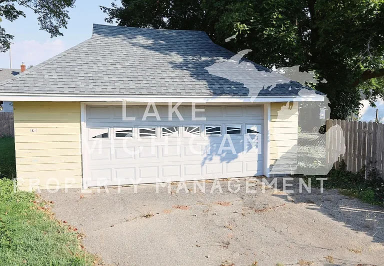 1141 Blanchard St SW — Photo 17