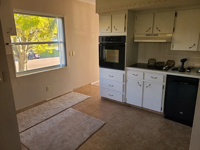 2402 Ecuadorian Way — Photo 11