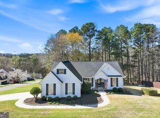 5551 Chestnut Creek Ln, Flowery Branch, GA 30542