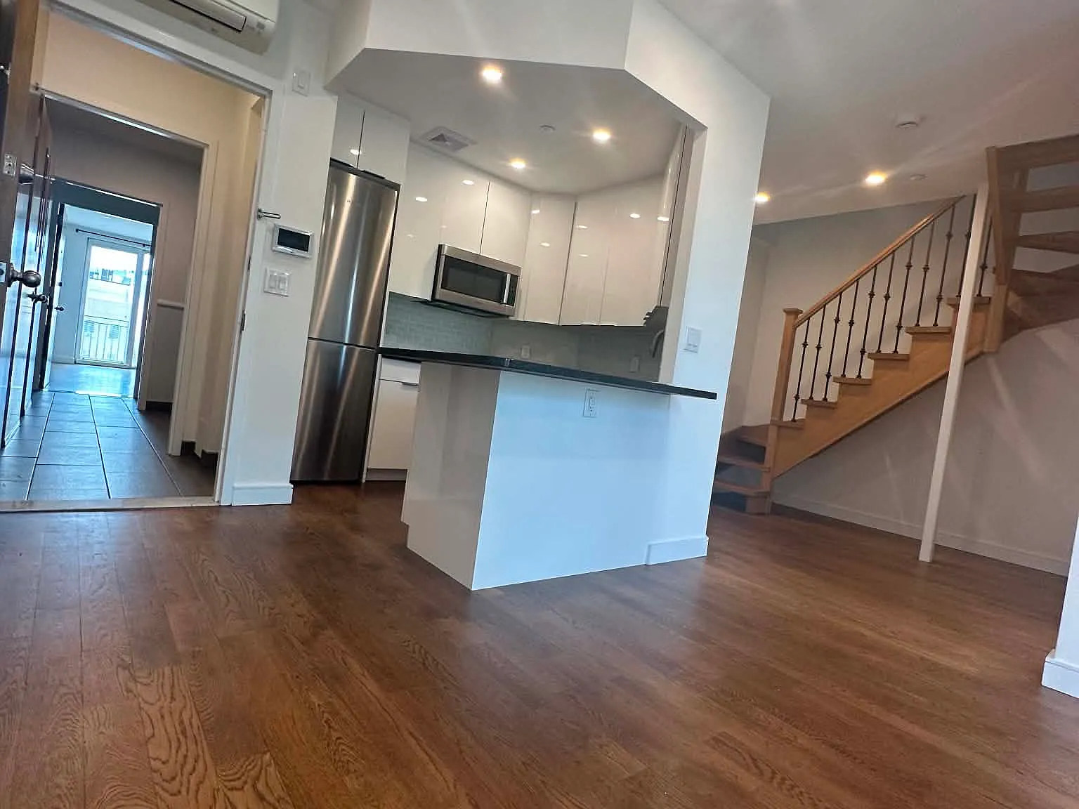 689 Leonard Street — Photo 2