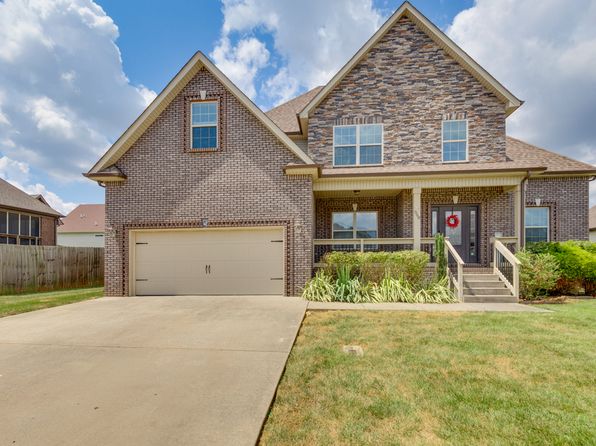 568 Larkspur Dr