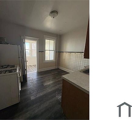 5th image of 23 Cedar St