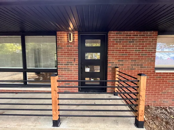 (undisclosed Address), Edwardsville, IL 62025