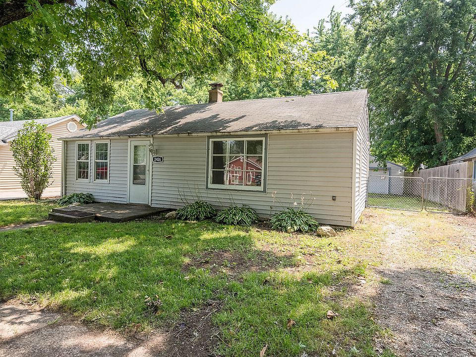 1st image of 2426 Grape St