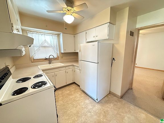 5th image of 2118 Nebraska St APT 7