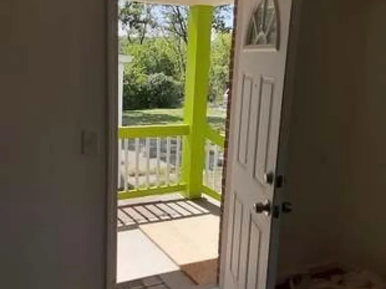 DOOR TO PORCH