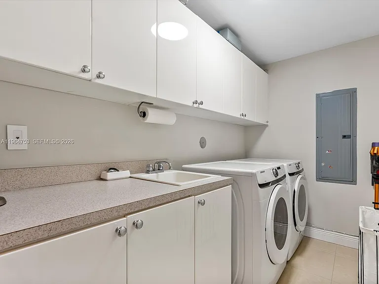 17875 Collins Ave #4405 — Photo 35