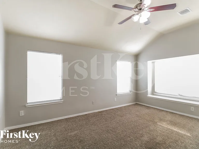 21554 Kings Bend Dr — Photo 10