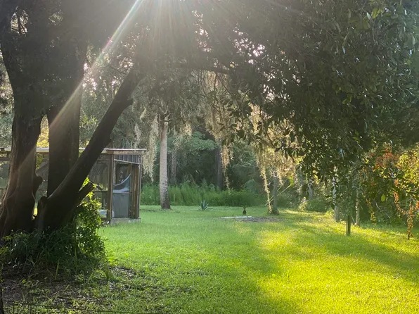 812 3rd St NW, Steinhatchee, FL 32359