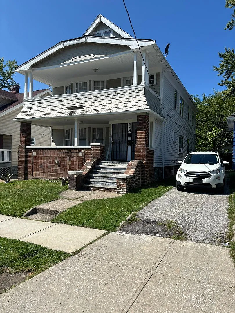 3370 E 145 Street — Photo 2