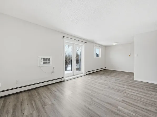 843 15th Ave E #104, Prince Albert, SK S6V 7S1
