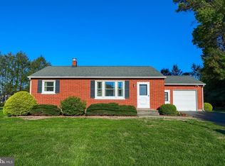 17 Park Circle Dr, Lancaster, PA