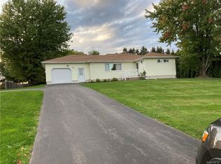 7602 S Pearl Rd, Oakfield, NY 14125