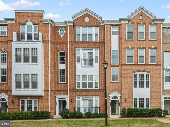 42804 Lauder Ter, Ashburn, VA 20147