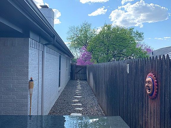 5th image of 6 Havenwood Ln