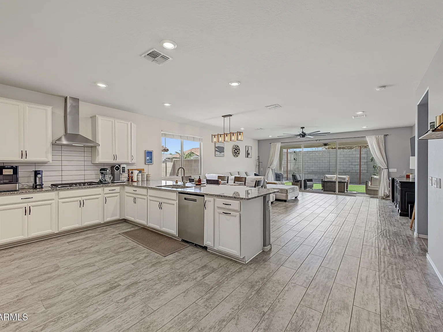 4 bed, 2.0 bath, $2,600 — Photo 4