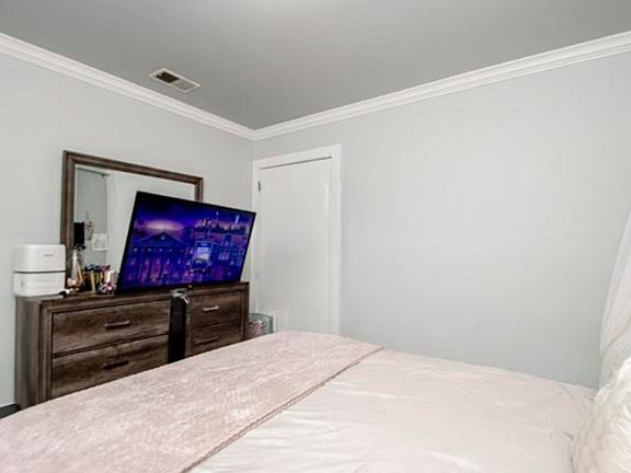 5th image of 4701 W 55th St