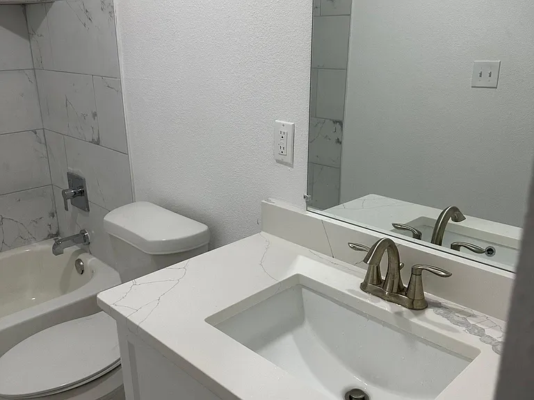 1008 Commerce Dr — Photo 6