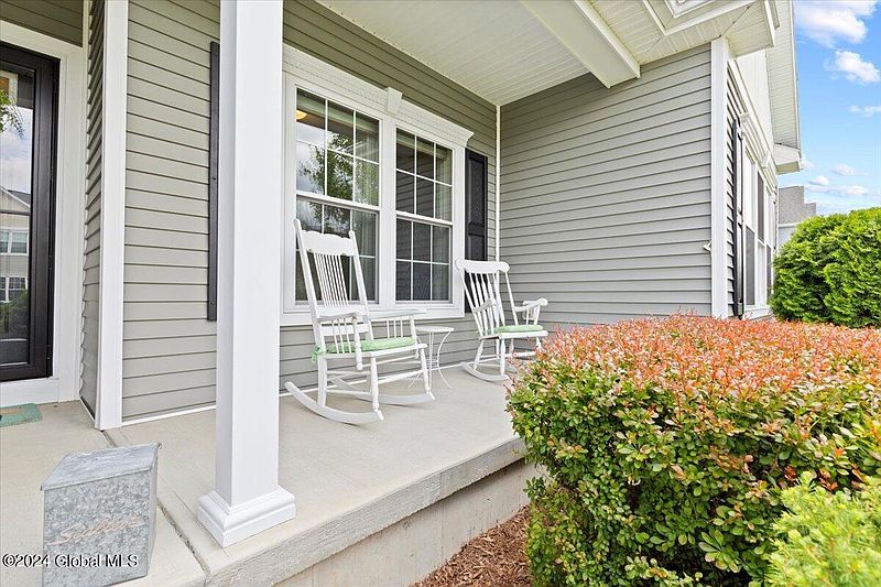 4th image of 6 Coronado Way