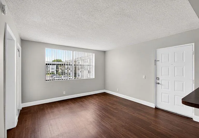 728 Executive Center Dr #29 — Photo 5