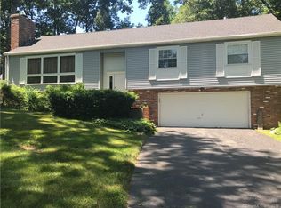 10 High Field Ln, Madison, CT 06443