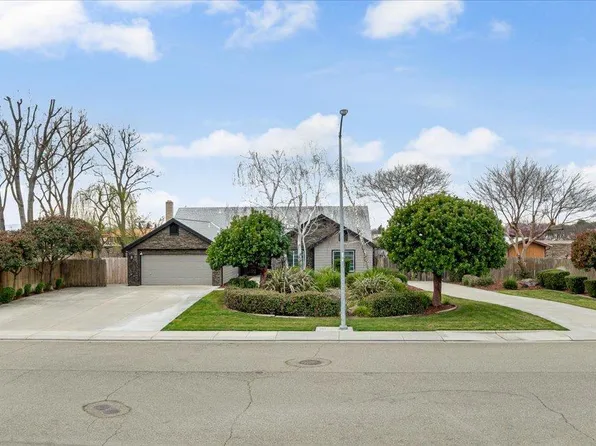 1555 Sand Ln, Manteca, CA 95337