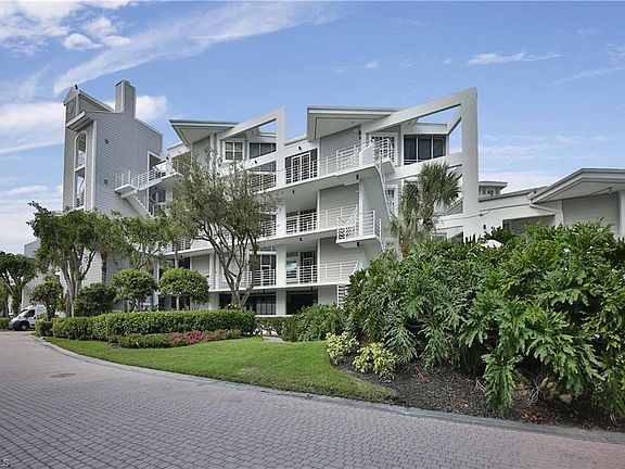 3rd image of 828 Hideaway Cir E #4-443