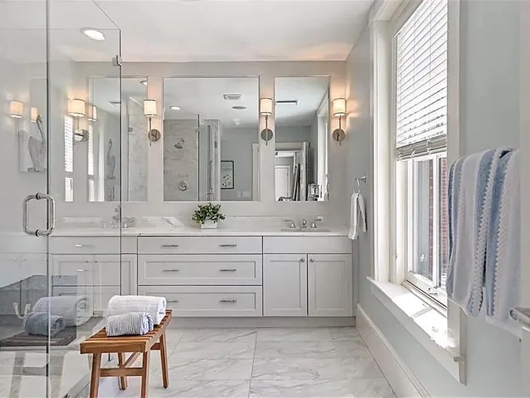 423 Hope St #D — Photo 11