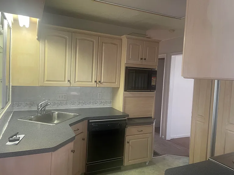 1530 E Gregson Ave — Photo 5