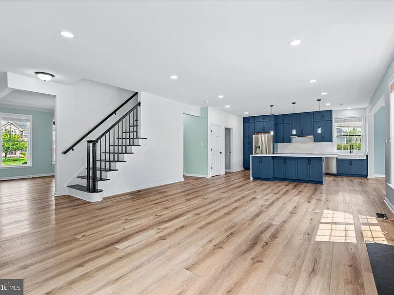 2619 Inwood Dr — Photo 8