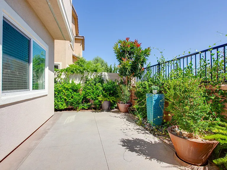 5605 Estrella Way — Photo 30