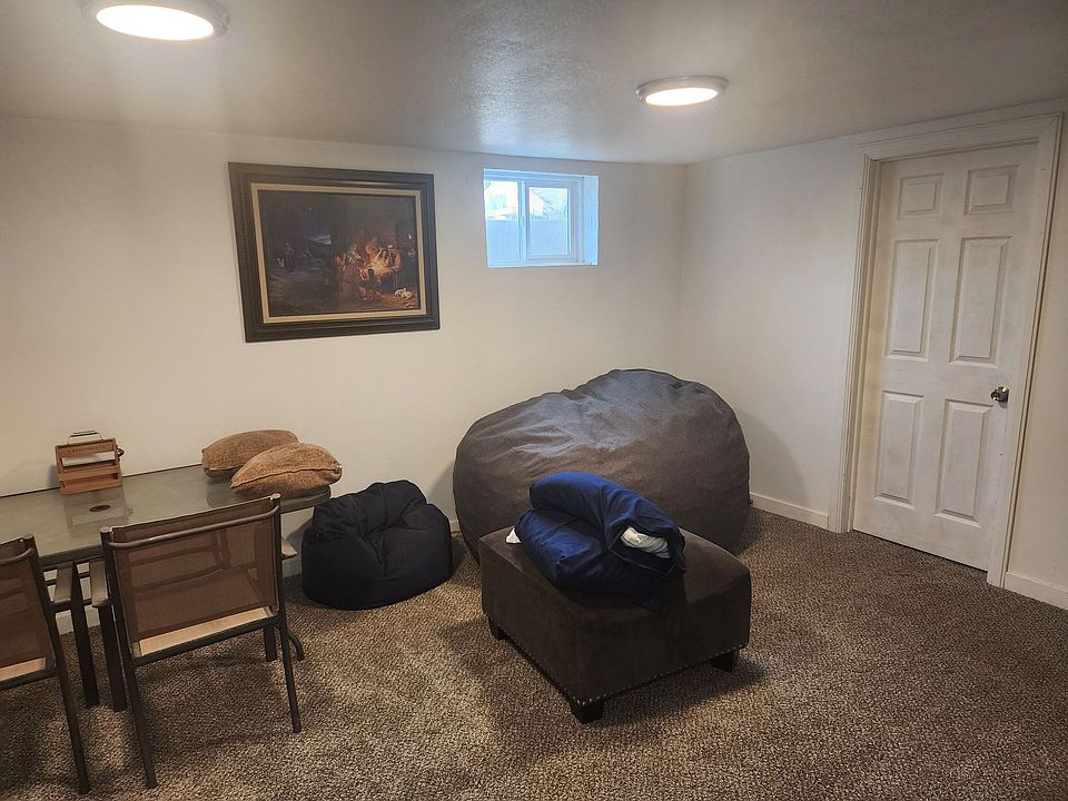 1st image of 885 Spruce St #B